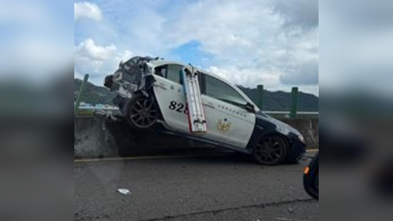 前往快速道路處理掉落物　竹東警車遭貨車追撞　女警輕傷一度失憶
