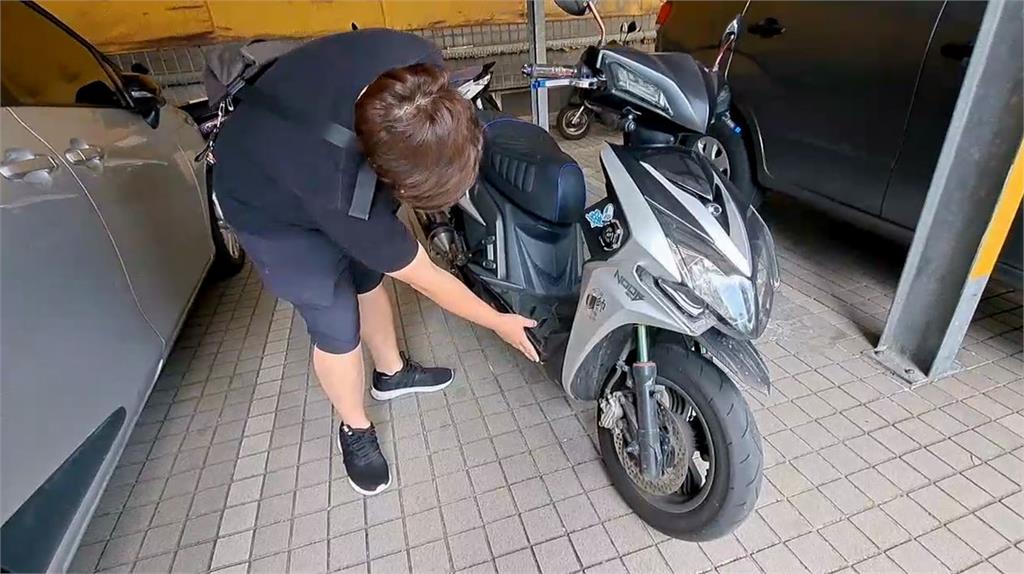 左轉車輛不禮讓 基、花發生機車慘自摔