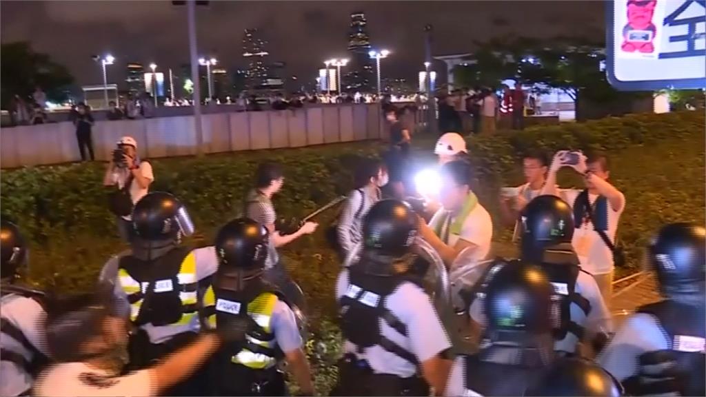 香港「<em>反送中</em>」爆衝突19人被捕 特首仍堅持二讀