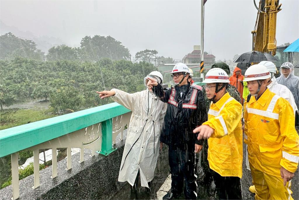 大雨重創高雄山區　陳其邁：全力搶救、確保民眾安全