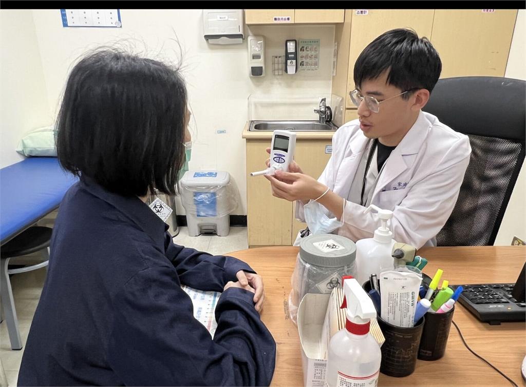 要命紓壓方式！   她固定下班後「一杯咖啡配香菸」換來心肌梗塞
