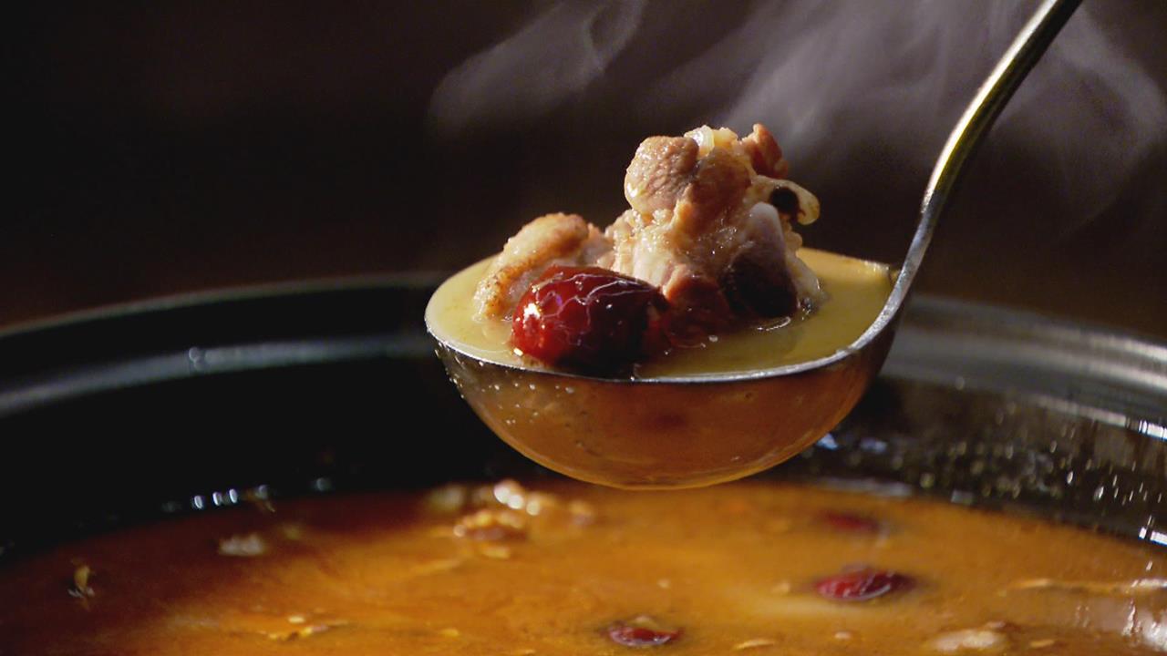 奶奶的味道！麻油雞多了甘蔗、桂圓　帶有厚度會回甘