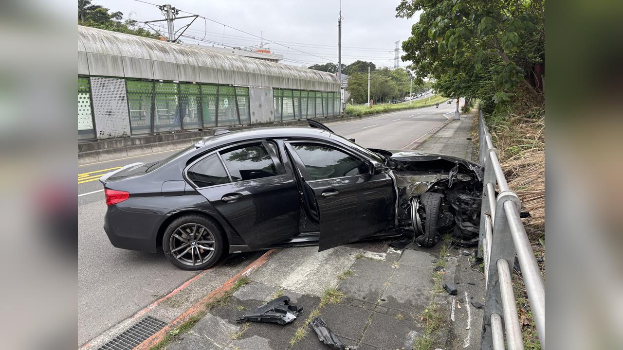 快新聞／新店毒駕失控自撞！男子自知逃不過主動上交「這物」