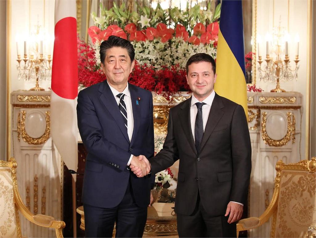 快新聞／澤倫斯基視訊演講獲讚賞　安倍晉三：日本與烏克蘭站在一起