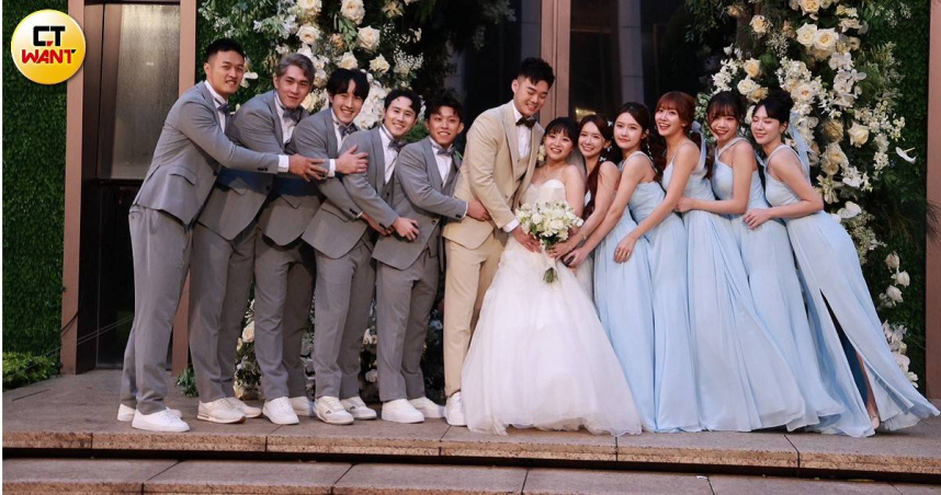 禾羽擔任王齊麟婚禮伴娘幸運抽中捧花　喊話：歡迎介紹對象