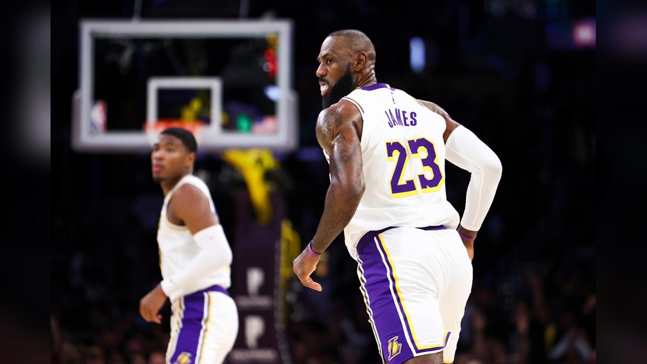 NBA(影)／將滿41歲詹皇再次打敗「時間之神」！幫助湖人主場大勝國王