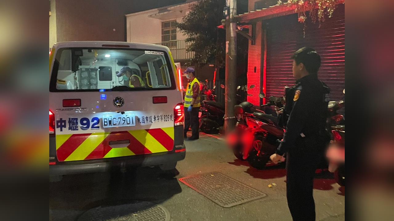 7旬獨居翁疑中風"倒臥房內"傳惡臭 警破門救回一命