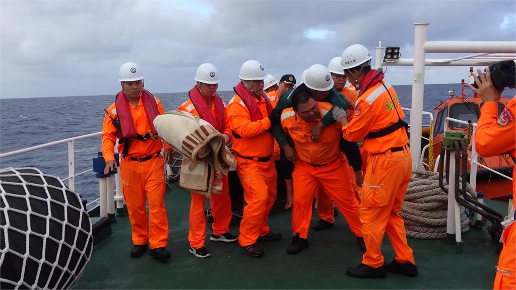 快新聞／船長在2000公里外中風　海空聯手馳援救回一命