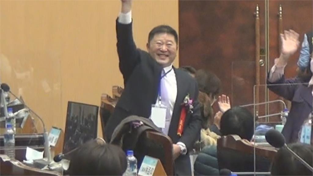 張峻連任議長退藍營　不忍了！痛批朱放任傅崐萁霸凌同志
