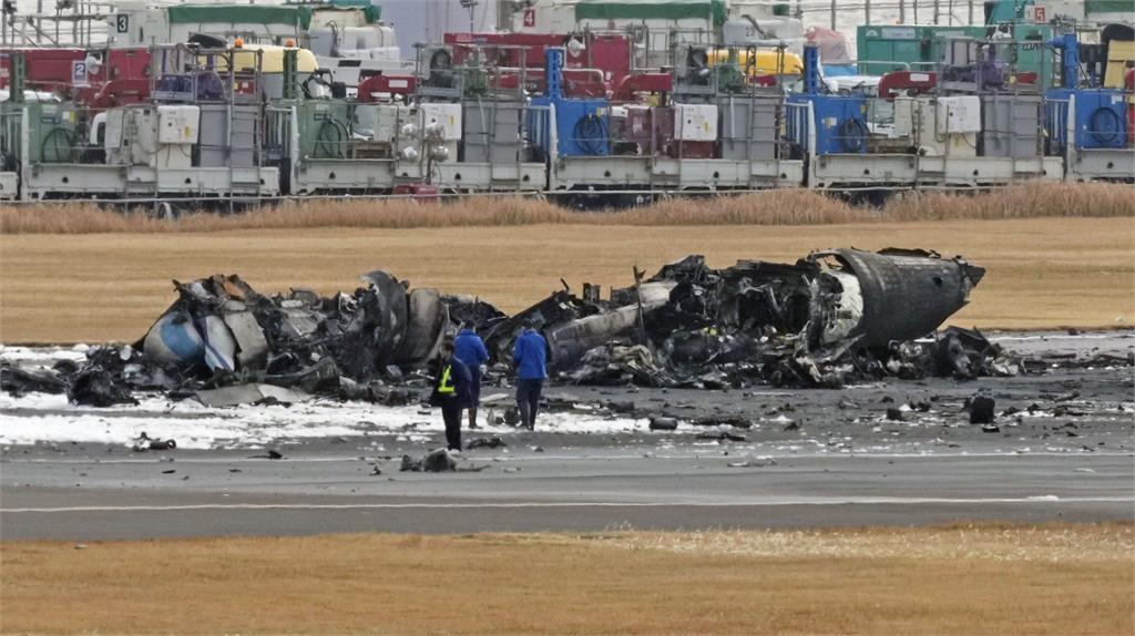 羽田機場撞機事故5死1重傷　航管疑未注意海保機進入跑道警示燈！官方取回客機黑盒子