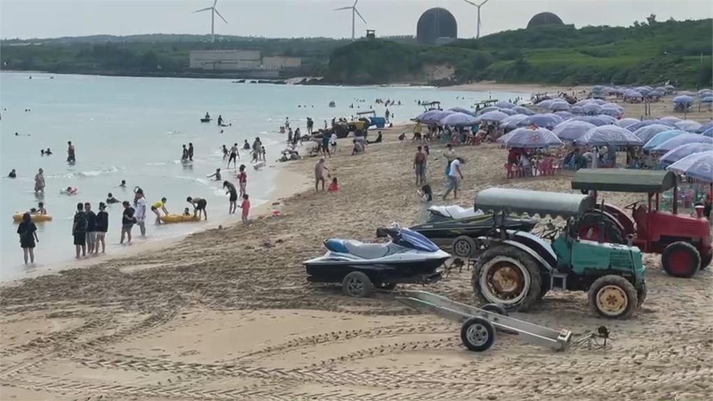 暑假最後週末玩一波　墾丁、小琉球湧人潮