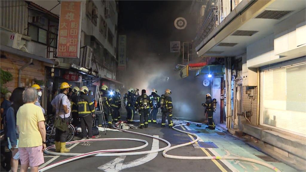 台北保護傘餐廳凌晨傳火警　疑飲料機台電線走火
