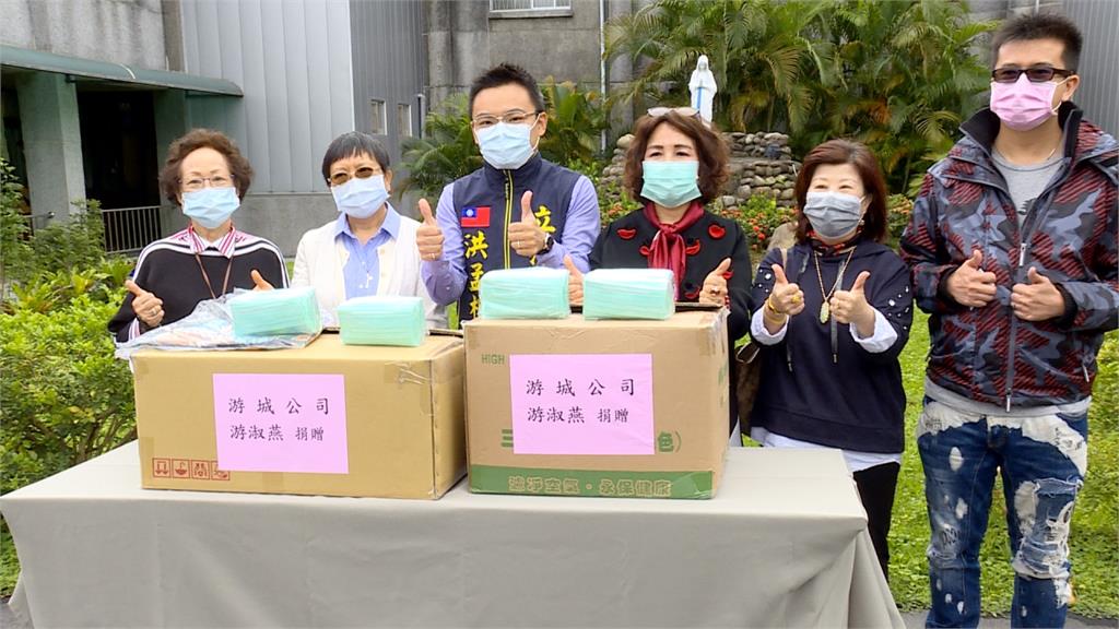 憂長照防疫物資不足 台商捐贈1千片口罩