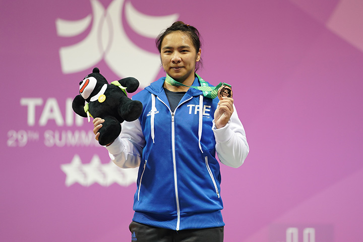 世大運》<em>舉重</em>女子63公斤級 江念欣舉出銅牌
