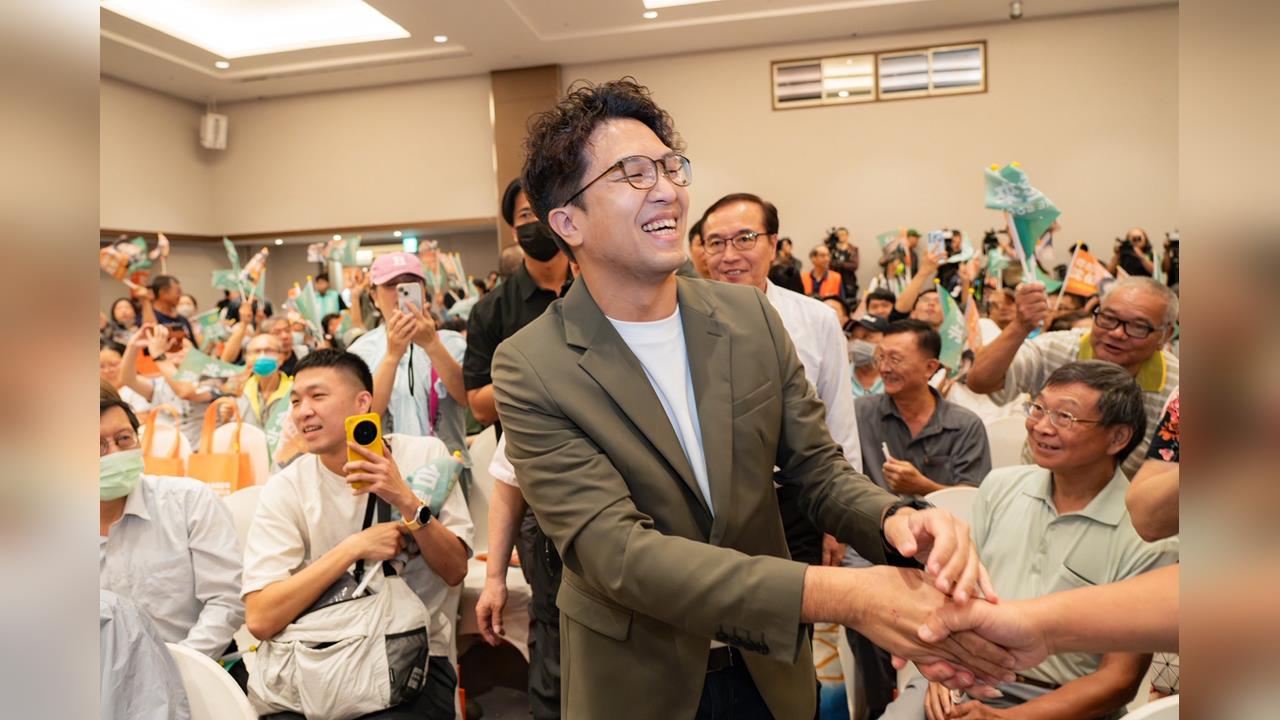 快新聞／近50工會相挺！沈伯洋「勞工後援會」成立　600位勞工到場力挺
