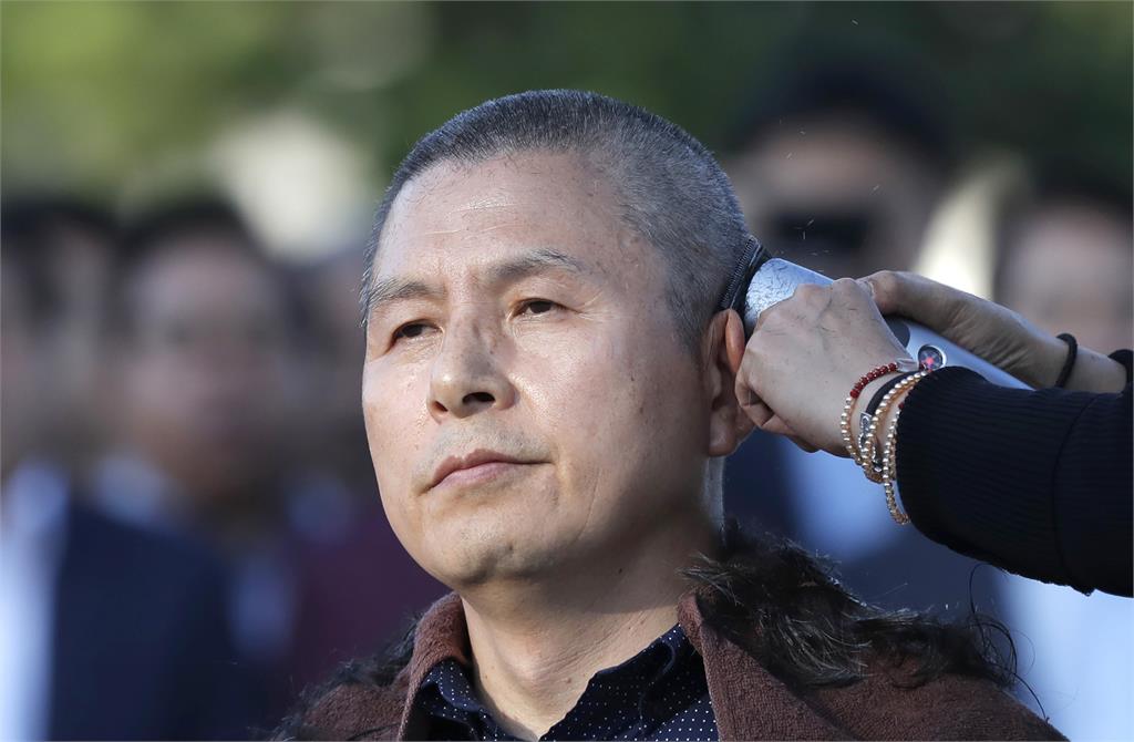 快新聞/政治人物剃光頭是「這意義」? 南韓的「他」也曾在總統府前剃髮