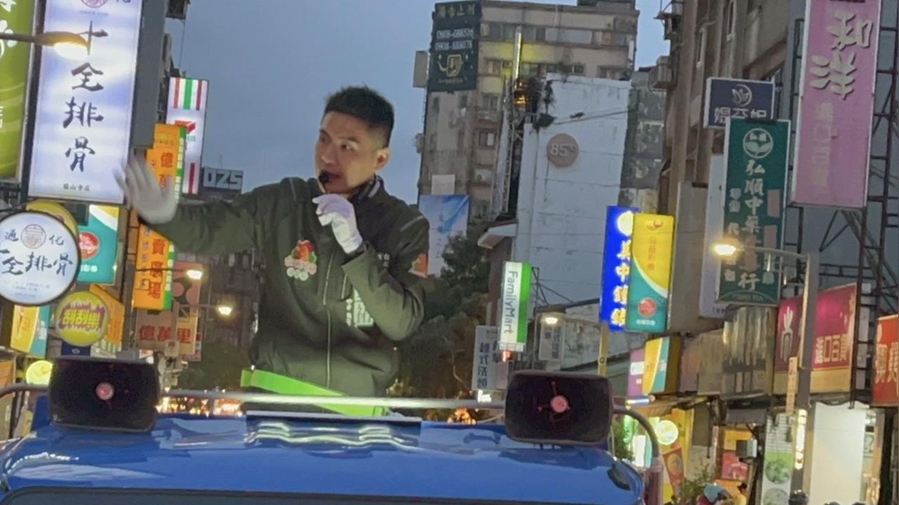 支持者主動赴服務處報名加入車隊 張銘祐：基層力量正在凝聚