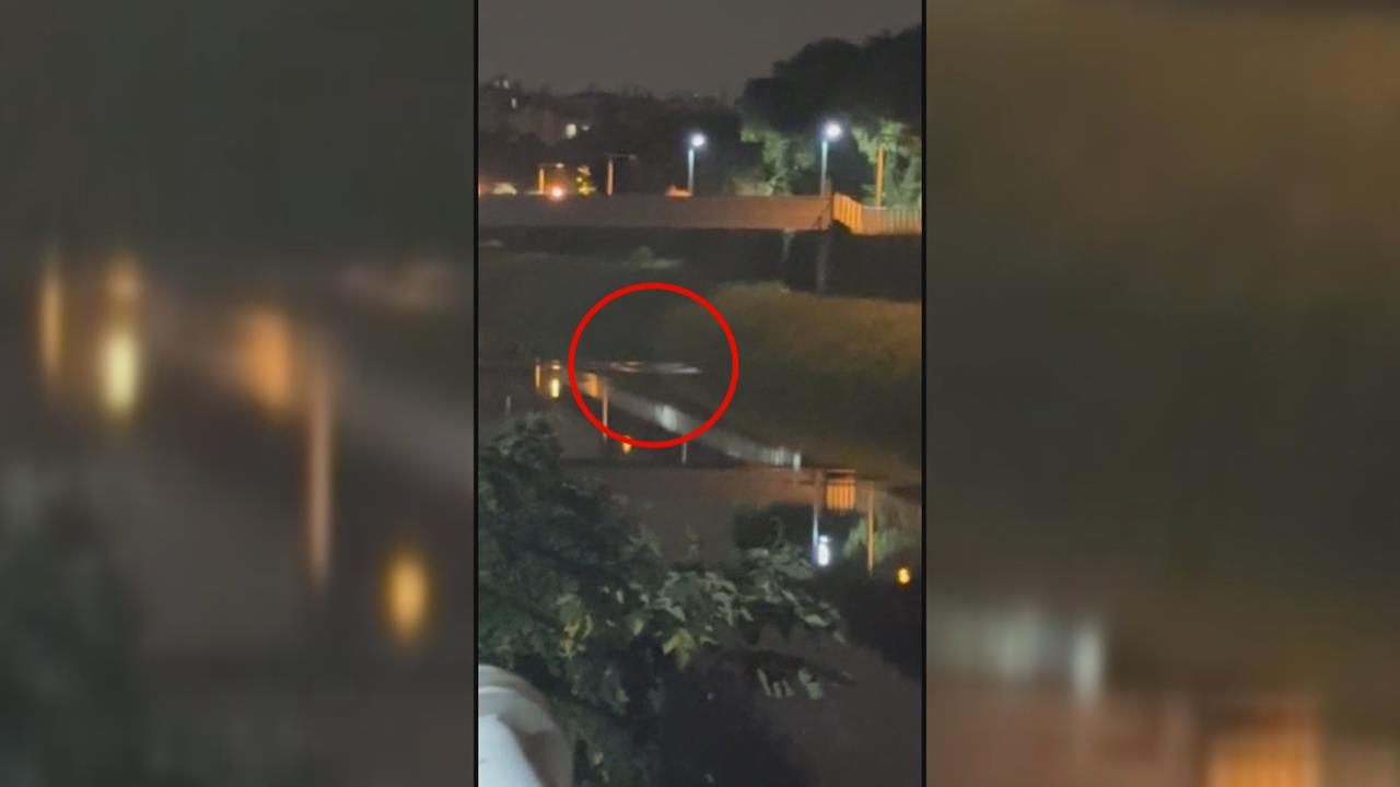 詭男"溪邊丟麻布袋"以為棄屍案! 真相曝光是亂丟廢棄物