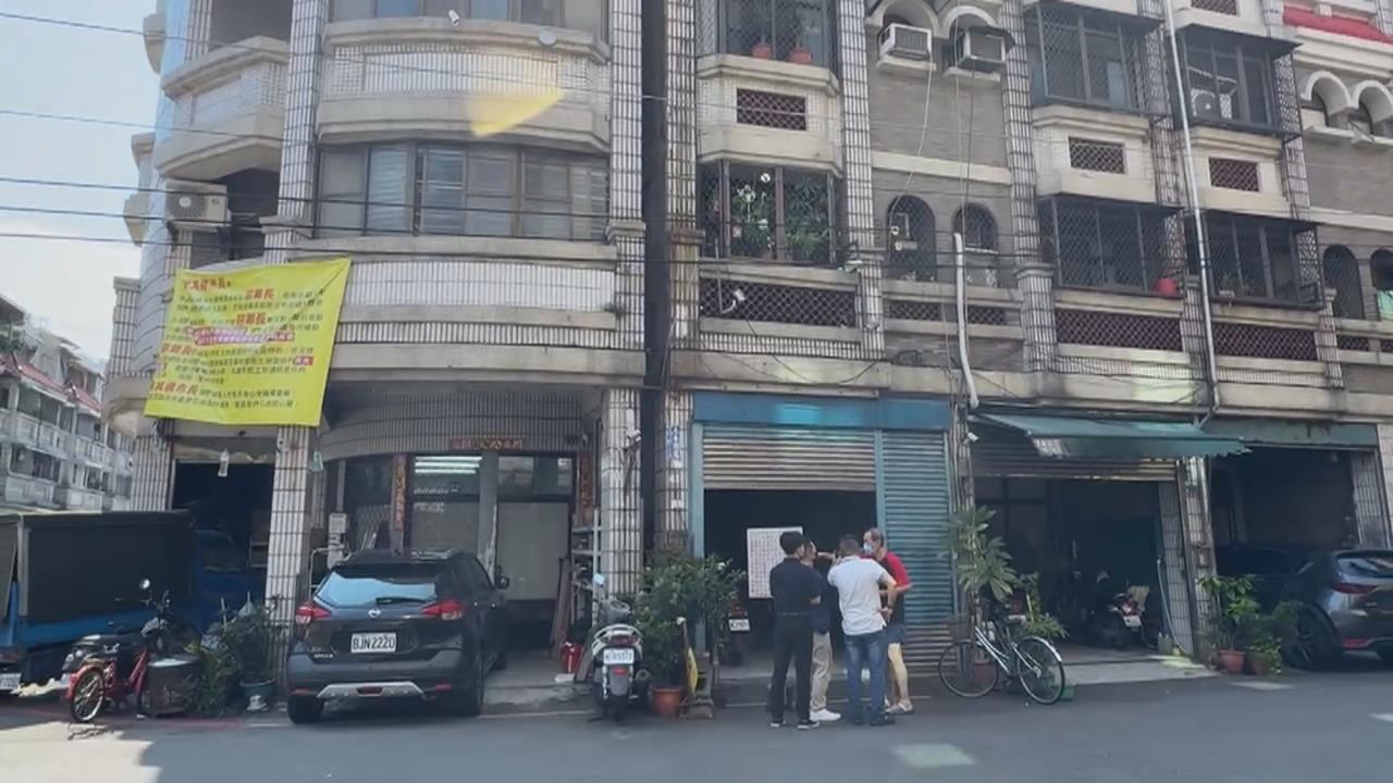 10年恩怨！鄰居「掛布條、架看板」互槓　警方到場協調近百次