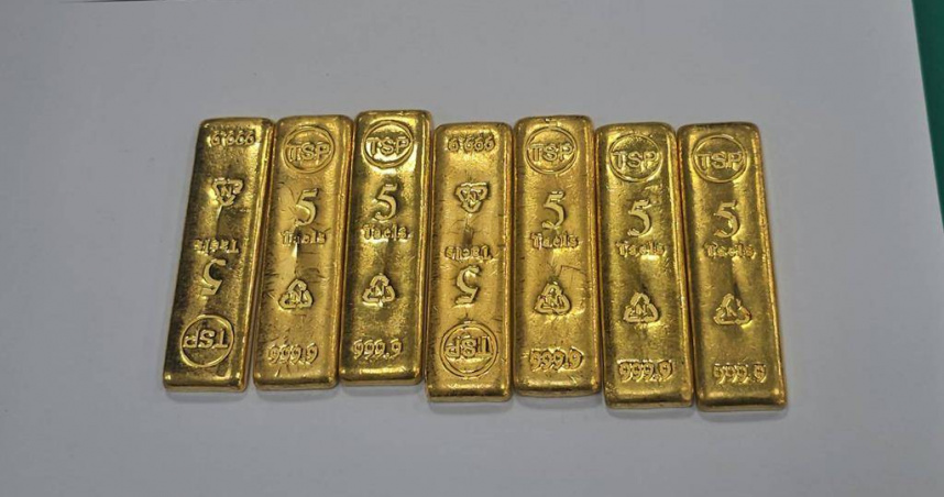 苗栗驚現「黃金花台」500萬金條+16萬現金神秘丟公園　引市民熱議