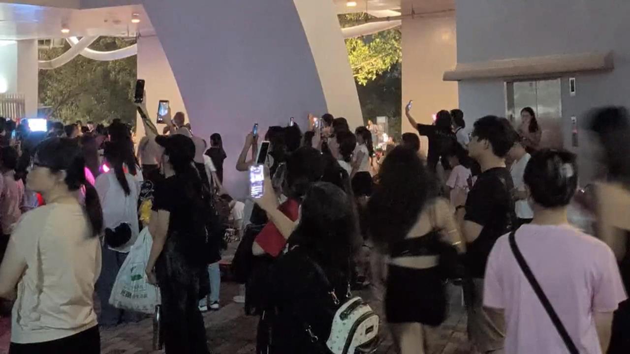 BLACKPINK成員離台不見Lisa？　傳低調陪「他」遊台灣