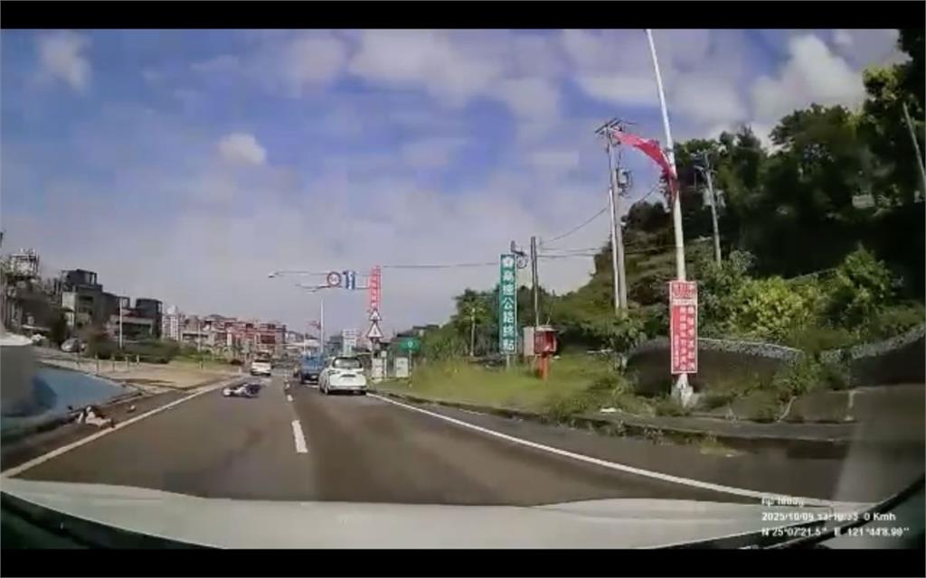 國道驚險意外！機車誤闖國一追撞BMW　騎士噴飛重傷送醫搶救