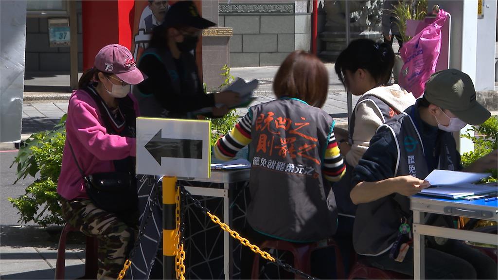 全台大罷免各民團力拚二階達標　板橋遇民眾咆哮、雙和傳遭丟石