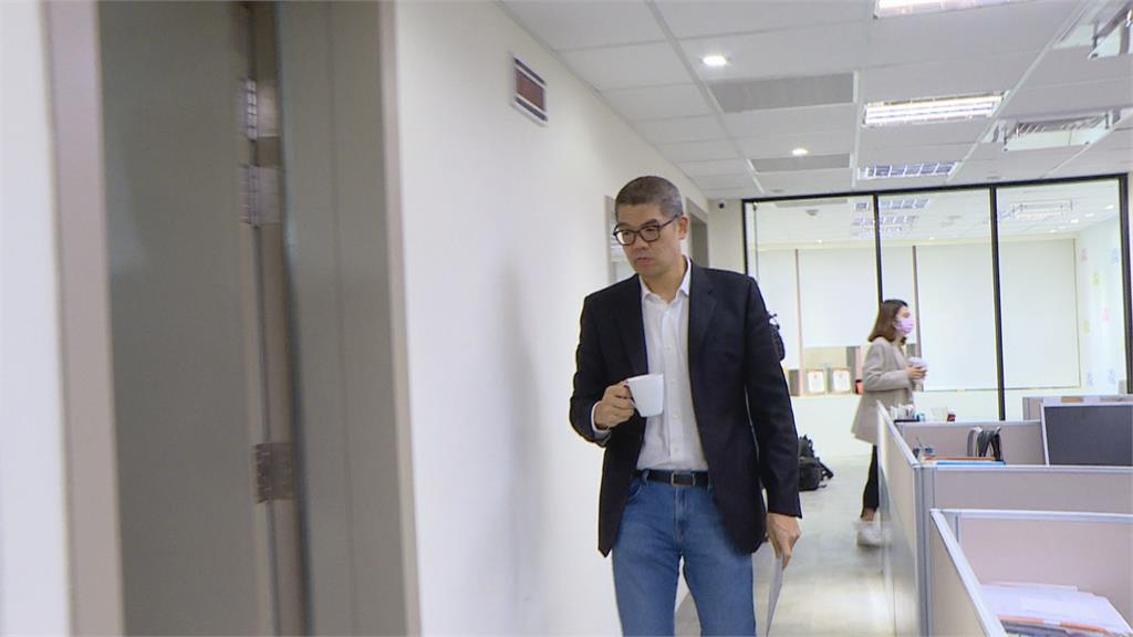 批中央拒中國疫苗被指買辦  連:準備提告