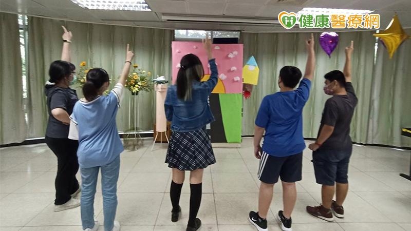 北榮向日葵學園畢典!「懼學症」青少年們完成學業