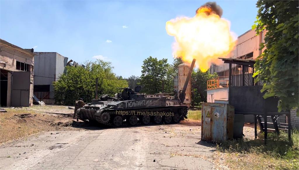 大內宣惹禍！照片暴露陣地位置　俄羅斯最大自走迫砲車被炸毀