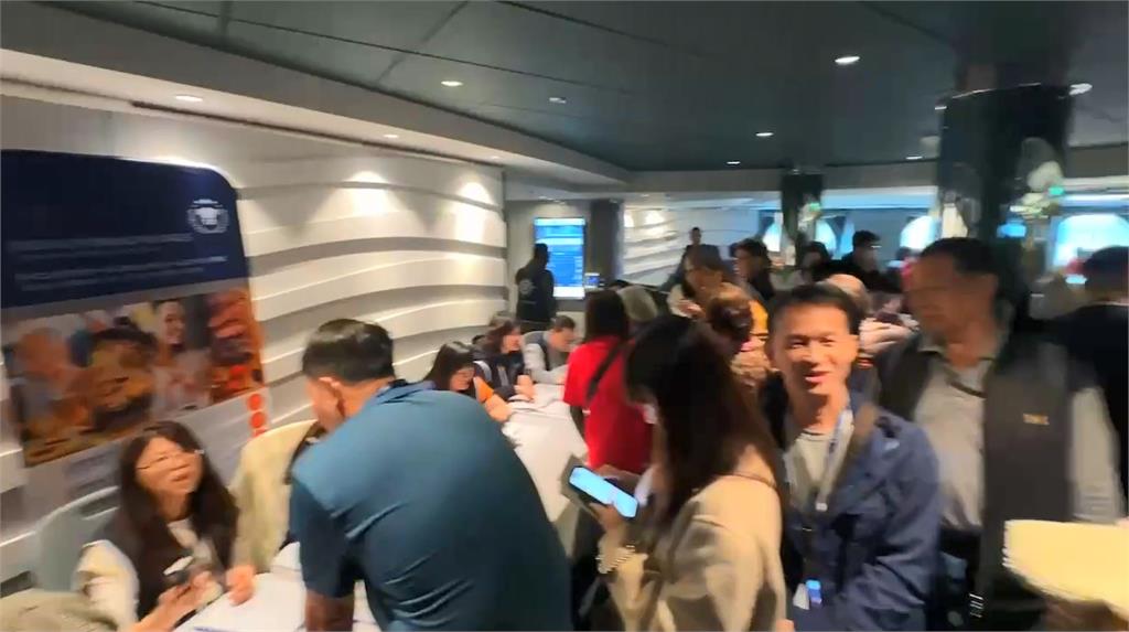 快新聞／2100名遊客滯留那霸！榮耀號賠償方案出爐　旅行社協助訂票畫面曝