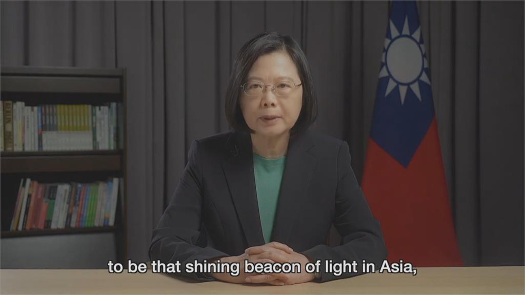 再登富比世百大權勢女性 蔡總統:榮耀是台灣的