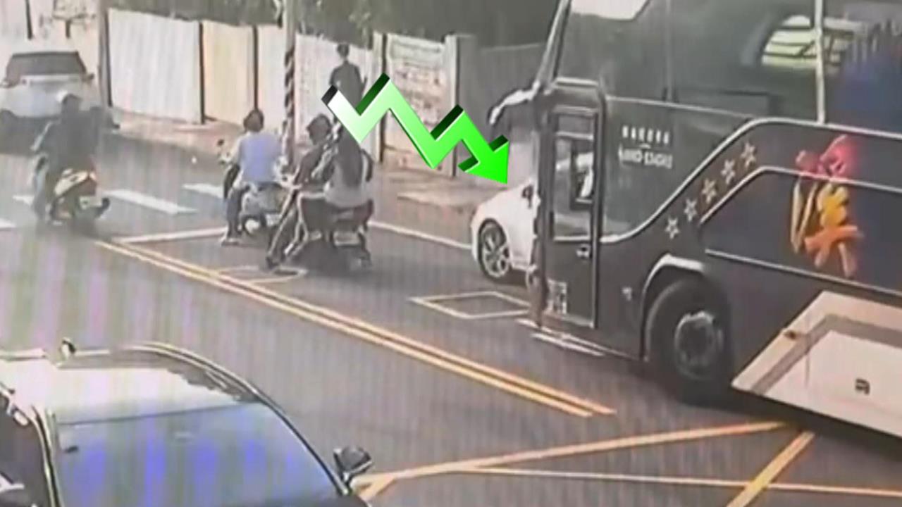 嘉義校車司機「不適硬撐危駕1.7公里」　學生一舉動救了全車