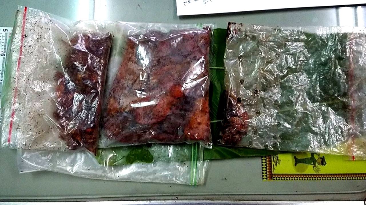 男子偷牛樟芝藏車內 濃郁氣味露餡