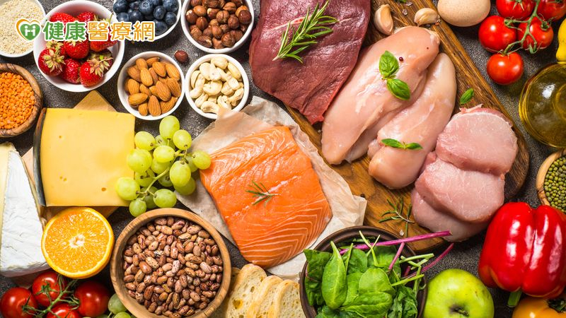 新飲食指南放寬紅肉限制?醫:原型食物與飽和脂肪總量控制是關鍵