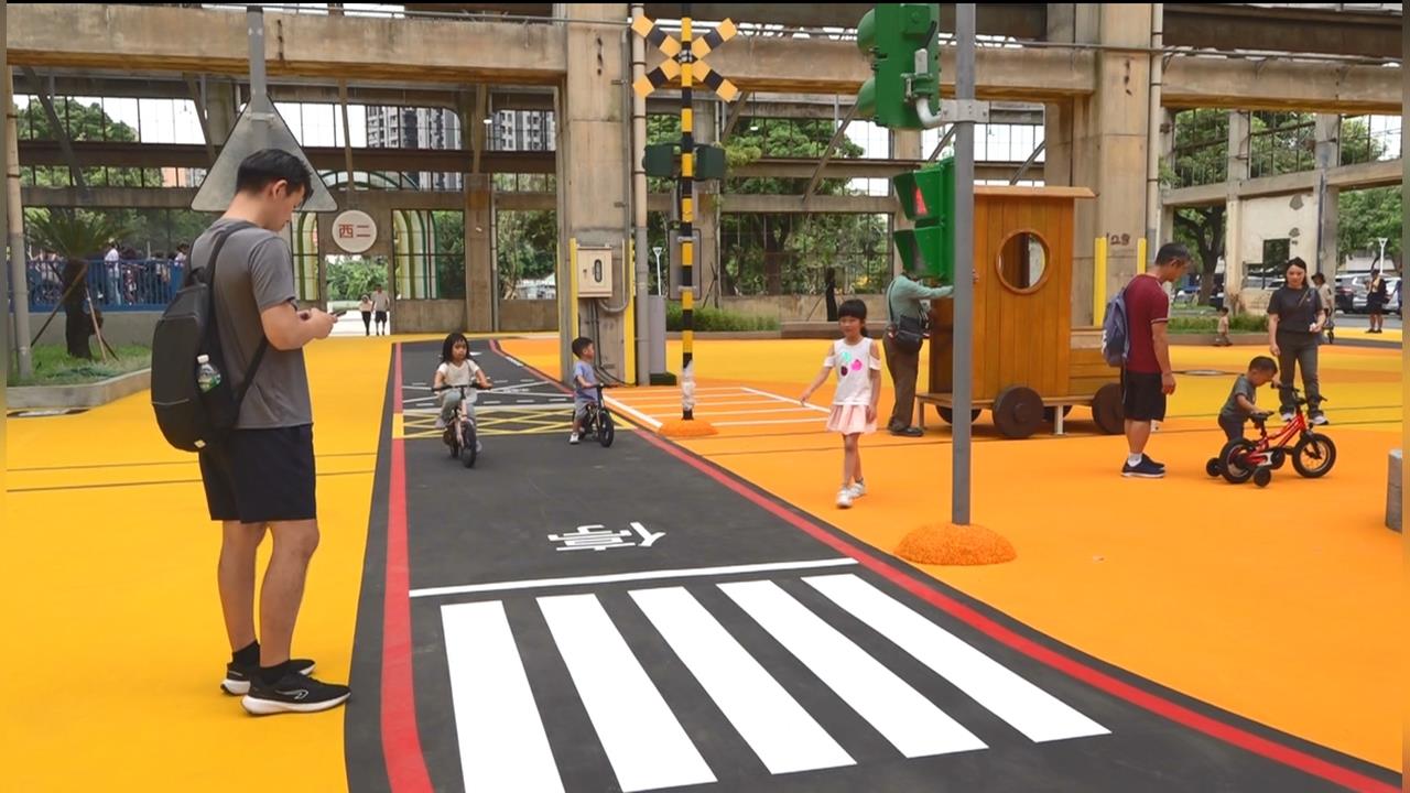 台鐵高雄機廠華麗變身　「高雄親子遊樂園區」父親節開園