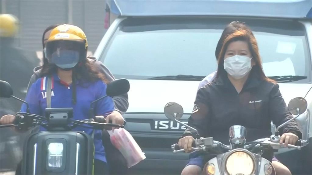 焚稻草釀PM2.5新高 泰國為各官員備口罩