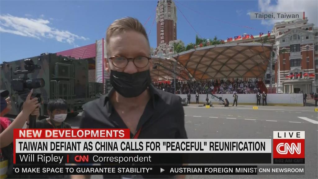 雙十國慶秀軍武肌肉　CNN記者現場連線關注台灣情勢