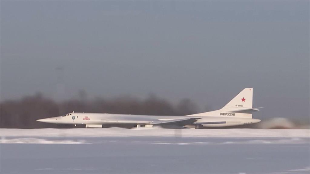 普丁親駕「圖－160超音速戰略轟炸機」　飛行30分鐘「震懾西方？」