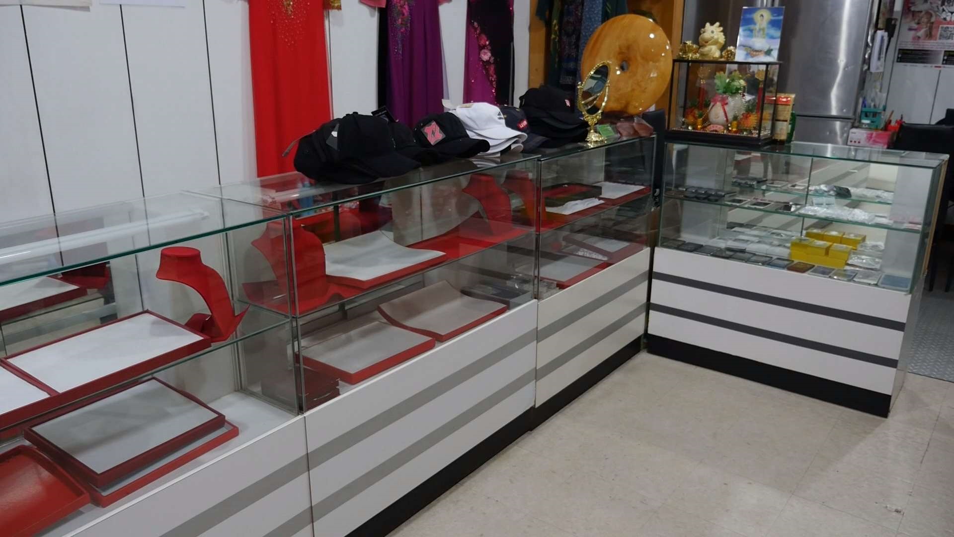 越南商店兼賣首飾遭偷竊  業者損失300萬