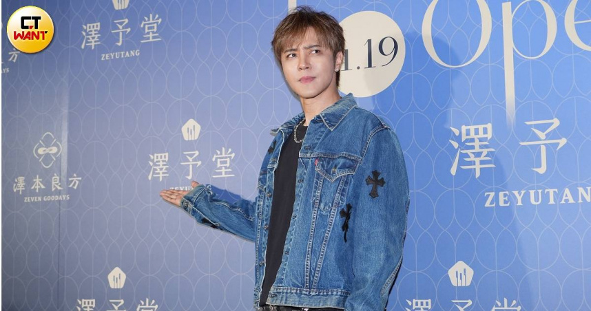 羅志祥捲「烏龍死訊」後首露面　幽默自嘲：我還活著！