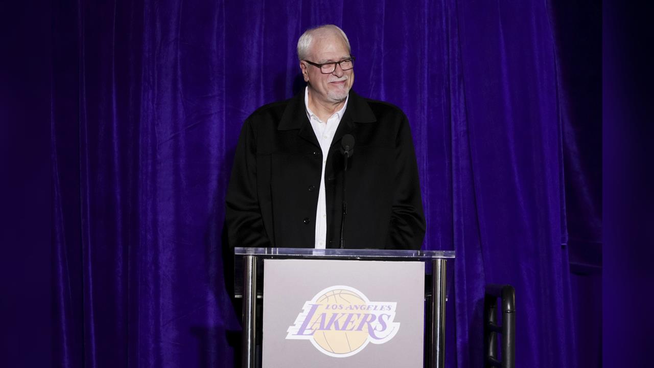 NBA(影)／曾帶領科比、俠客拿過5座總冠軍！湖人將為「禪師」傑克森立雕像
