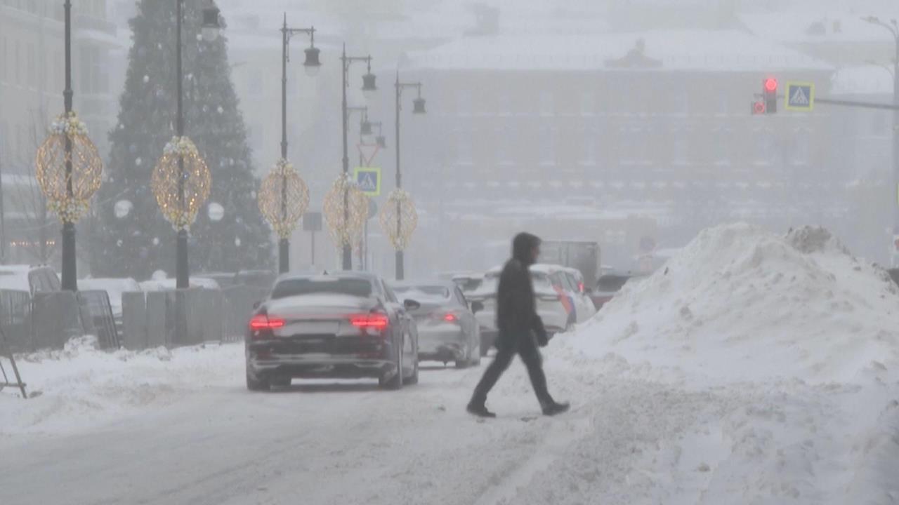 交通大亂!俄羅斯莫斯科連日大雪 積雪超過50公分