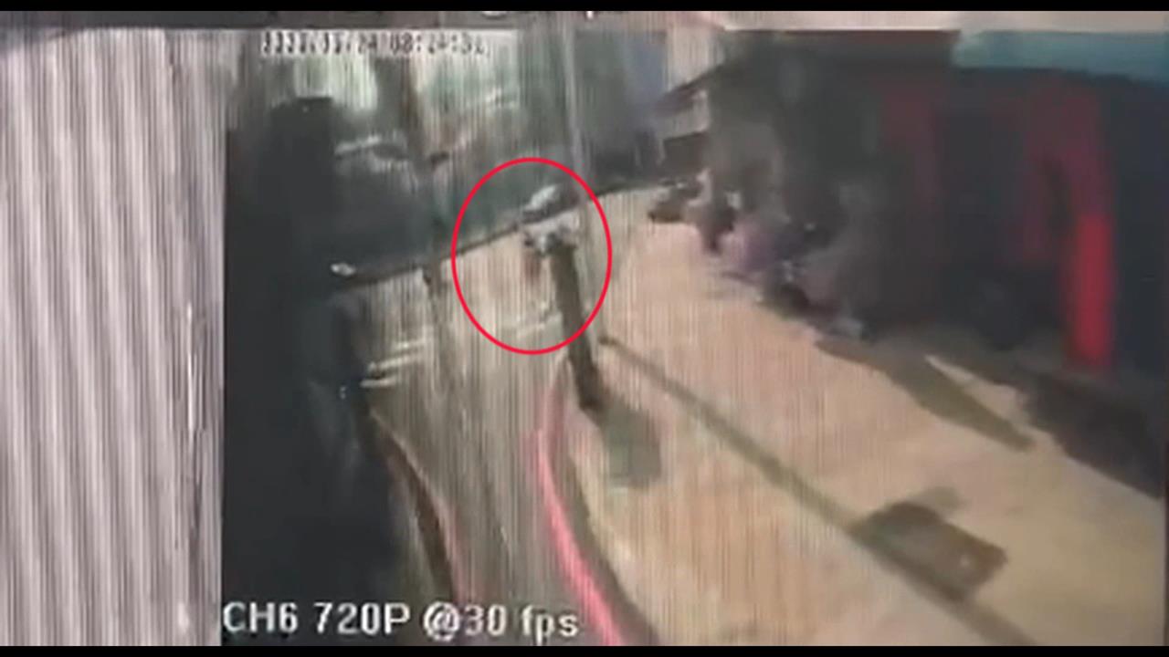 行人地獄奪命！公車右轉輾斃婦人　竟是議員周勝考前妻