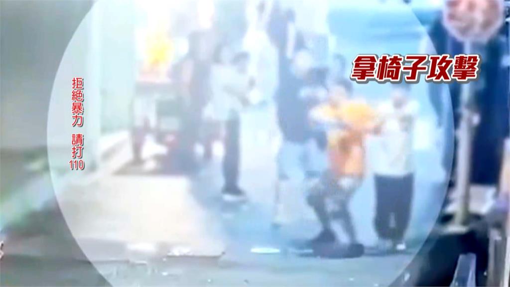 經過西門町嫌路人太吵！　男子大罵還拿椅子攻擊