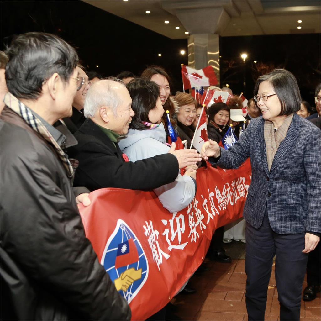 快新聞／台灣隊完封日本奪冠　最愛陳傑憲的蔡英文第一時間與外國友人報喜