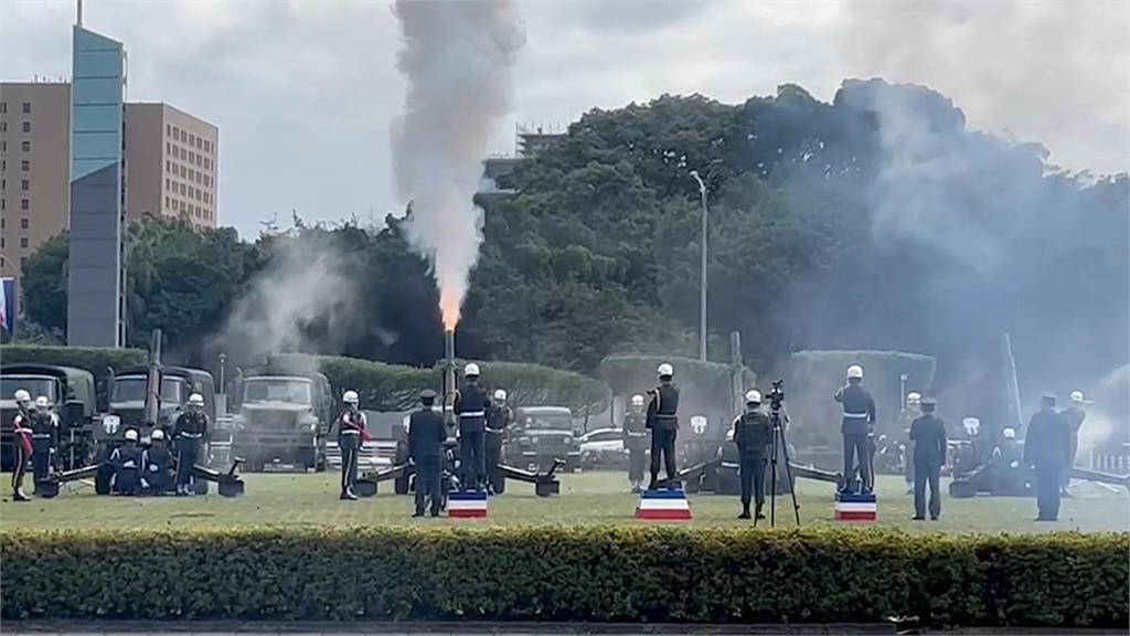 巴拉圭總統「有緣千里來相會」　蔡英文軍禮迎接　