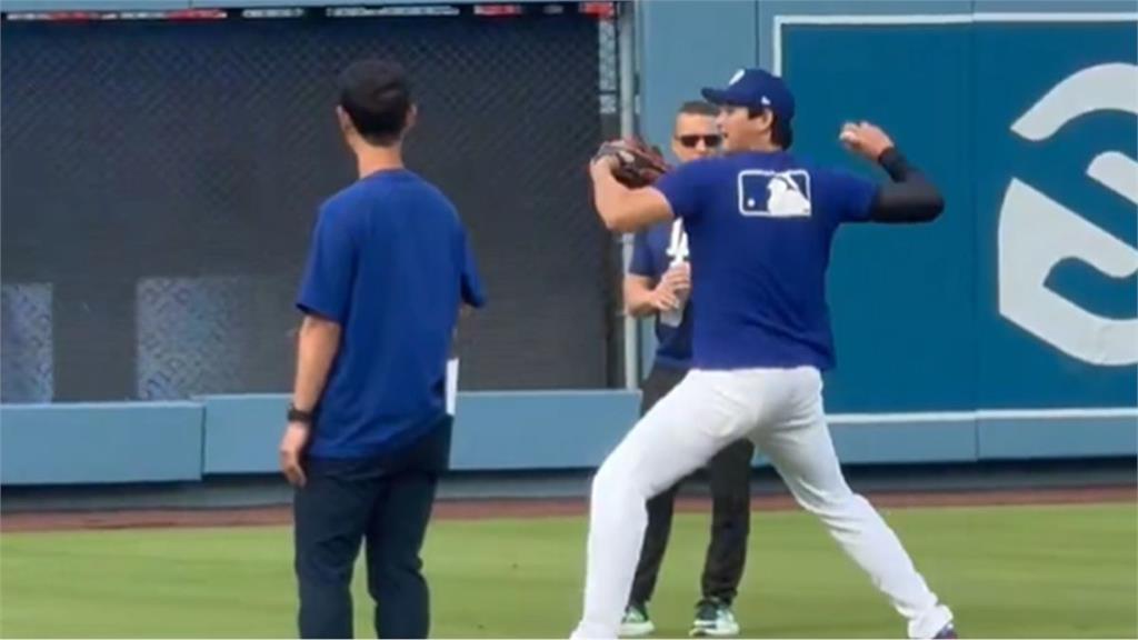 大谷翔平被拍到「驚喜守內野」！三刀流可能性浮現