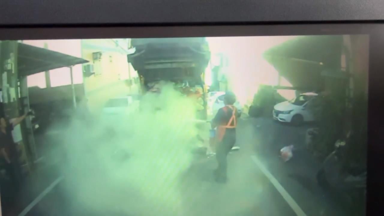 垃圾車變成「火藥庫」　逐一「破袋」揪元凶赫見百支打火機