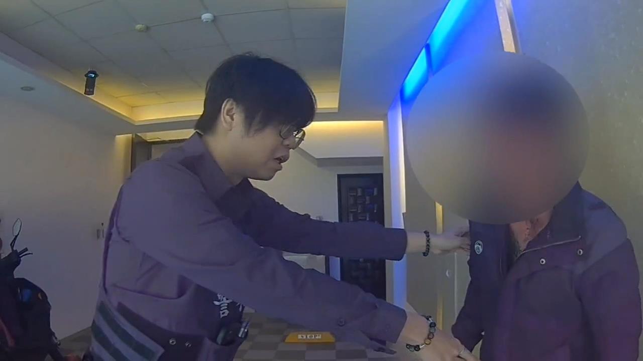 摩鐵命案 5男2女摩鐵酒醉衝突 男持刀刺死同伴 逃逸當場被逮